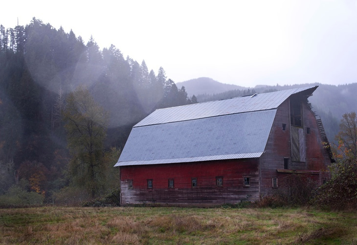 This barn has been abandoned